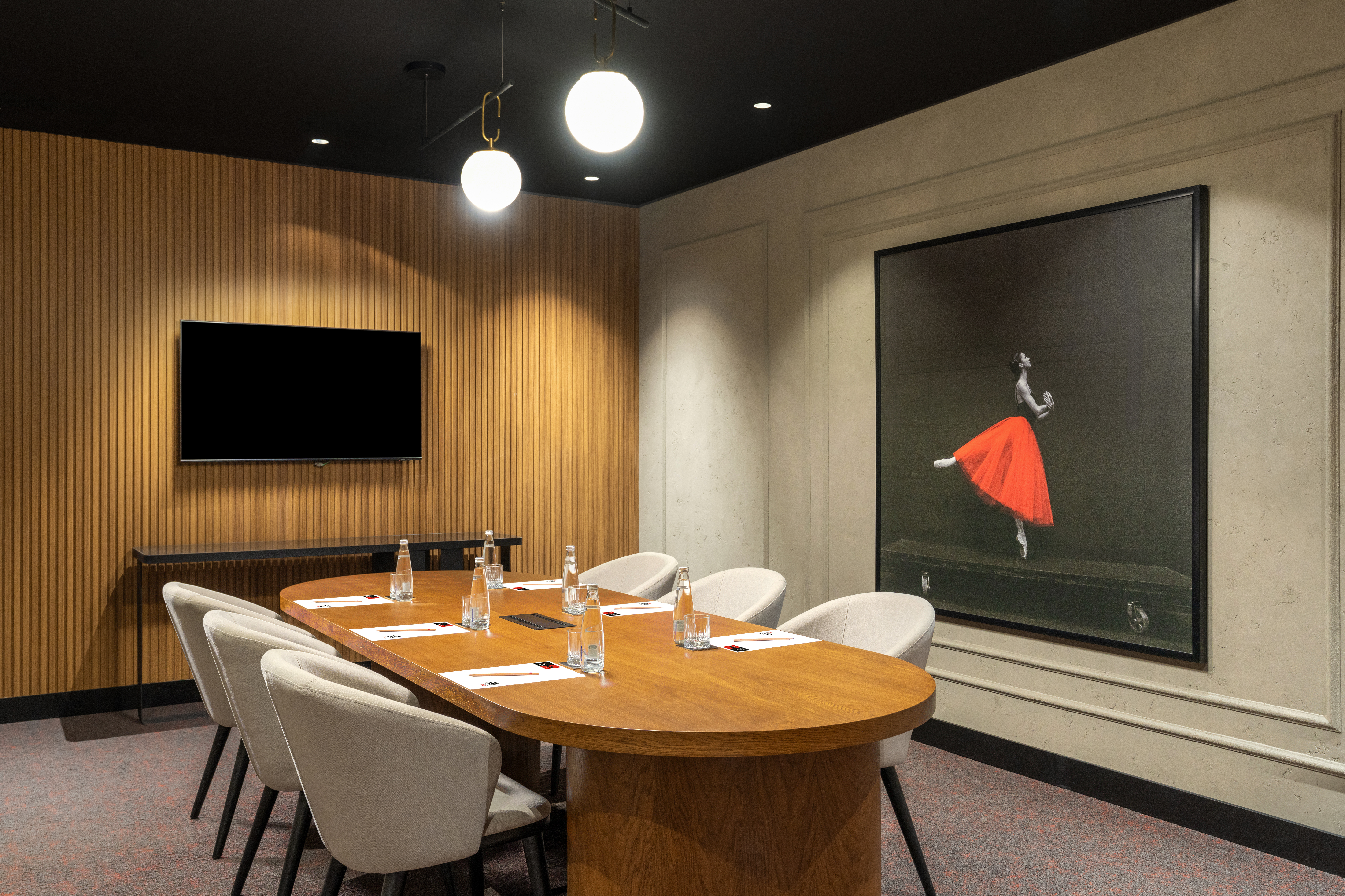 Radisson RED İzmir meeting room