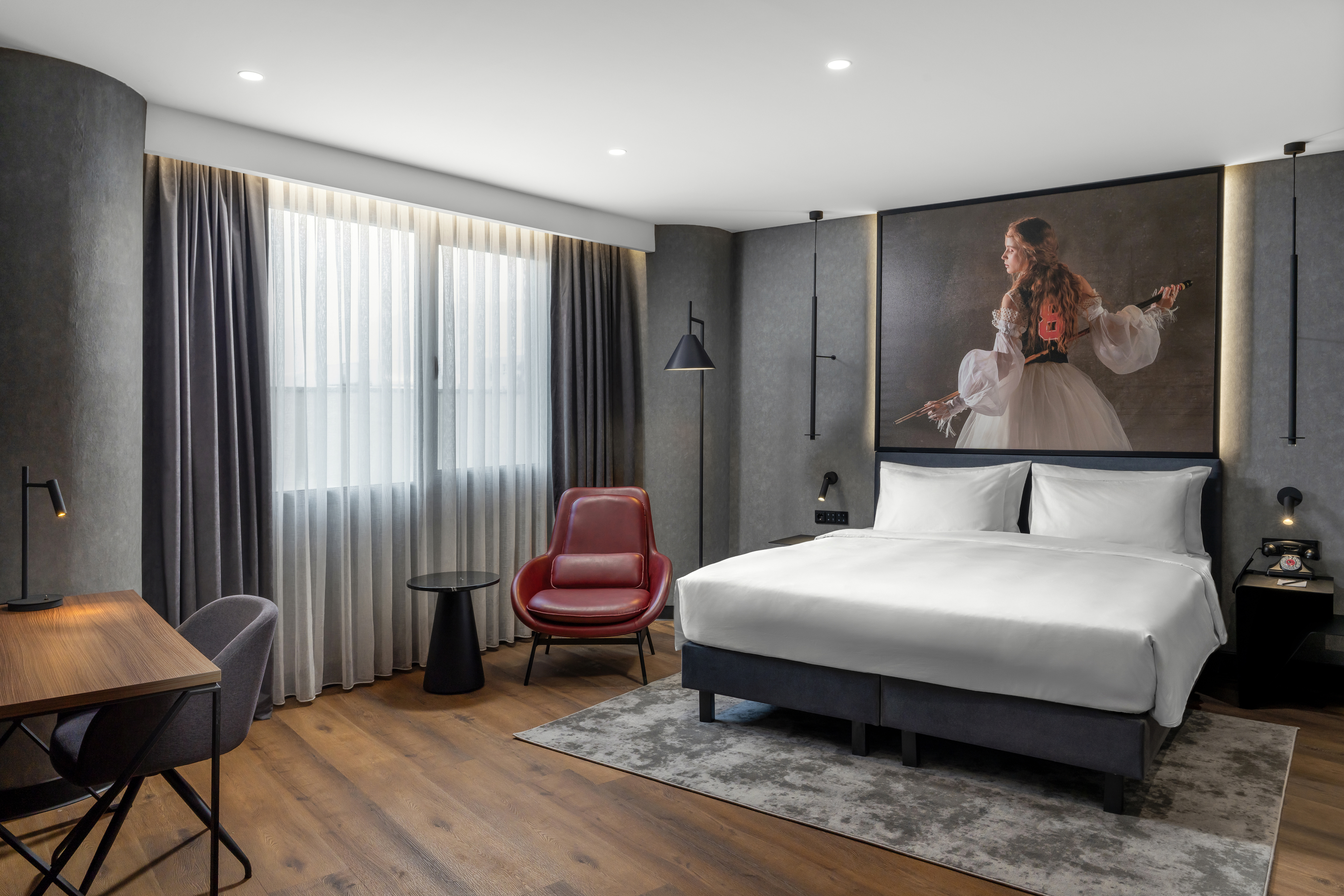 Radisson RED İzmir guest room